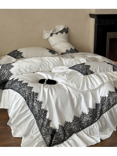 White and Black Gothic Retro Elegant Lace Trim Comforter Set