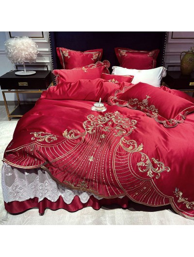 Red Luxurious Retro Gold Floral Embroidery Comforter Set